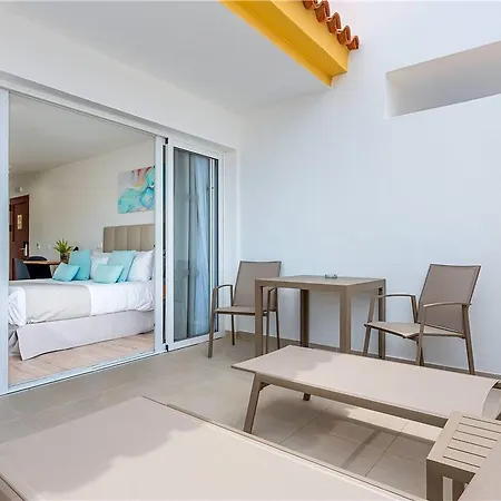Wyndham Residences Golf Del Sur 아파트호텔 3*