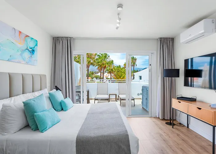 Apartahotel Wyndham Residences Golf Del Sur 4*