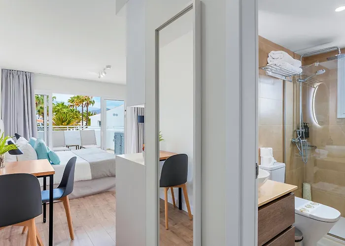 Wyndham Residences Golf Del Sur 4* 圣米格尔德阿沃纳