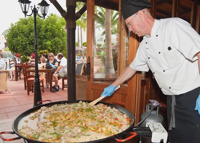 Wyndham Residences Golf Del Sur 圣米格尔德阿沃纳