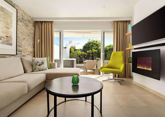 Wyndham Residences Golf Del Sur 圣米格尔德阿沃纳